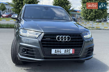 Внедорожник / Кроссовер Audi Q7 2018 в 