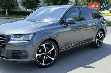 Внедорожник / Кроссовер Audi Q7 2018 в 
