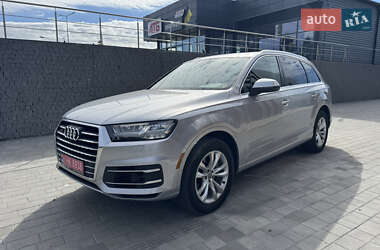 Внедорожник / Кроссовер Audi Q7 2017 в 