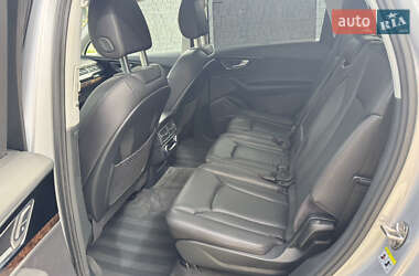 Внедорожник / Кроссовер Audi Q7 2017 в 