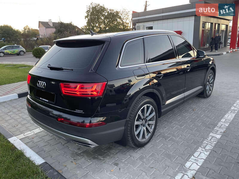 Внедорожник / Кроссовер Audi Q7 2016 в Днепре