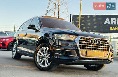 Внедорожник / Кроссовер Audi Q7 2016 в 