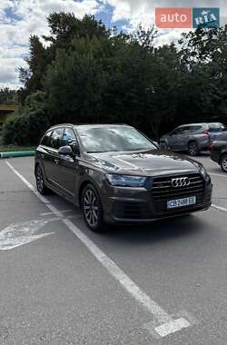 Позашляховик / Кросовер Audi Q7 2016 в 