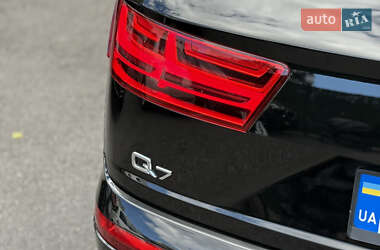 Внедорожник / Кроссовер Audi Q7 2019 в 