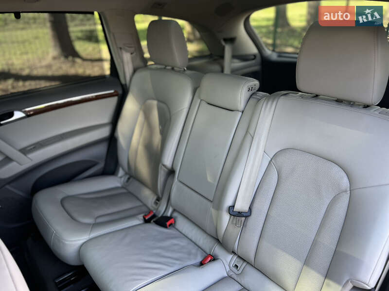 Позашляховик / Кросовер Audi Q7 2013 в Умані