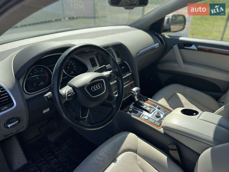 Позашляховик / Кросовер Audi Q7 2013 в Умані
