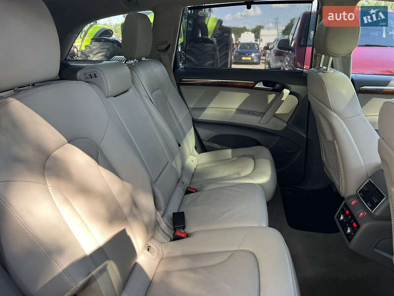 Позашляховик / Кросовер Audi Q7 2013 в Умані