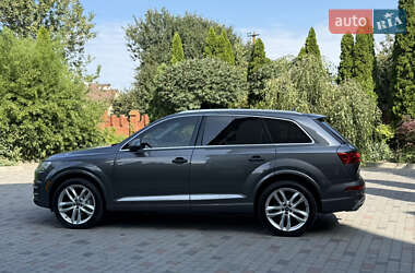 Внедорожник / Кроссовер Audi Q7 2018 в 