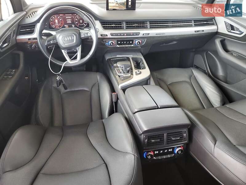 Внедорожник / Кроссовер Audi Q7 2018 в Киеве