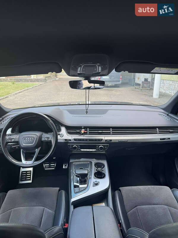 Внедорожник / Кроссовер Audi Q7 2017 в Судовой Вишне