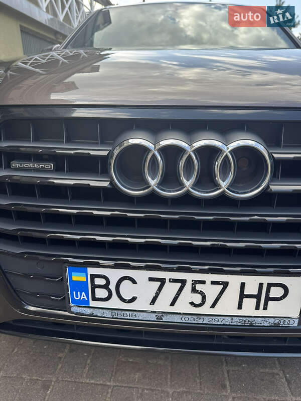 Внедорожник / Кроссовер Audi Q7 2017 в Судовой Вишне