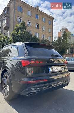 Внедорожник / Кроссовер Audi Q7 2024 в 