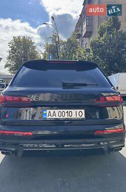 Внедорожник / Кроссовер Audi Q7 2024 в 