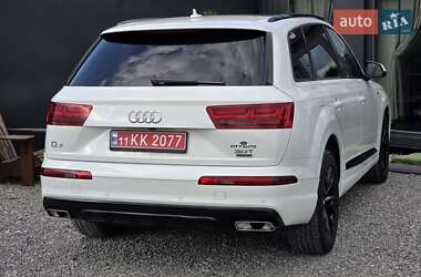 Внедорожник / Кроссовер Audi Q7 2017 в 
