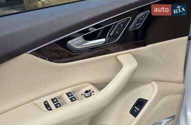 Внедорожник / Кроссовер Audi Q7 2017 в 