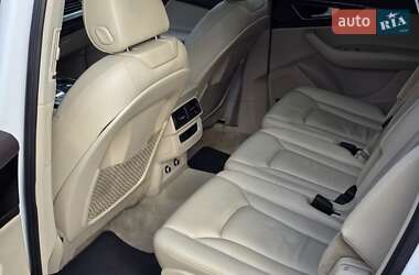 Внедорожник / Кроссовер Audi Q7 2017 в 