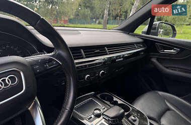 Внедорожник / Кроссовер Audi Q7 2016 в 