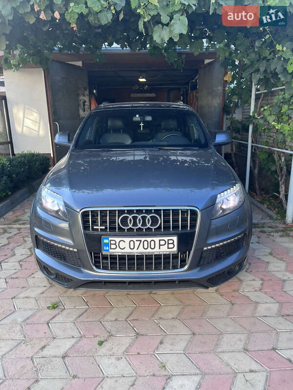 Внедорожник / Кроссовер Audi Q7 2011 в 