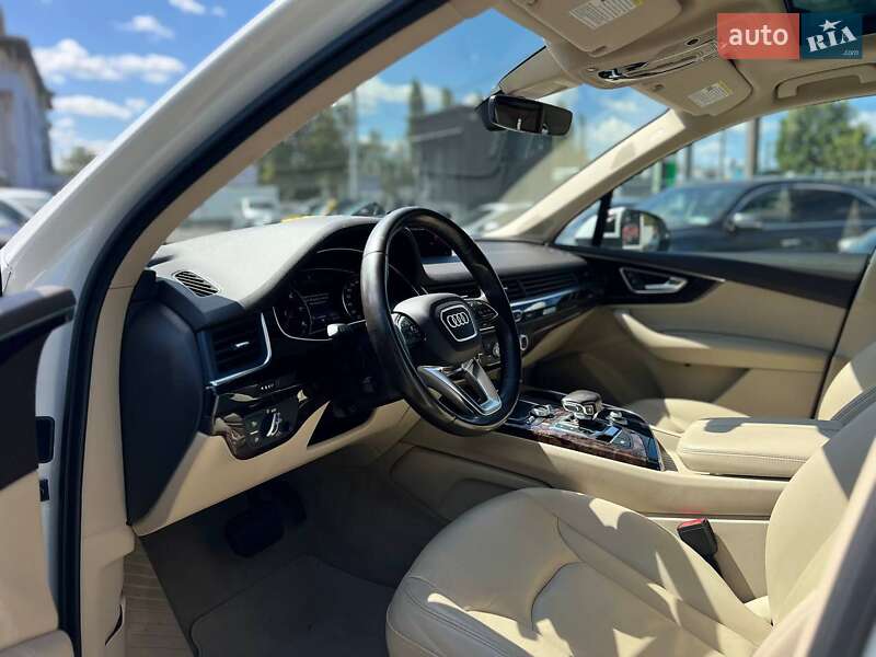 Позашляховик / Кросовер Audi Q7 2017 в Полтаві фото 6 Позашляховик / Кросовер Audi Q7 2017 в Полтаві
