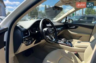 Внедорожник / Кроссовер Audi Q7 2017 в 