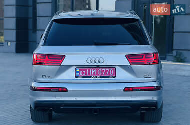 Внедорожник / Кроссовер Audi Q7 2017 в 