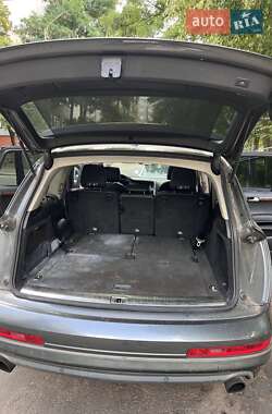 Внедорожник / Кроссовер Audi Q7 2013 в 