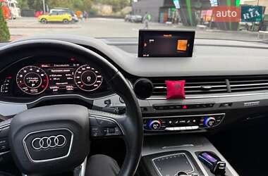 Внедорожник / Кроссовер Audi Q7 2016 в 