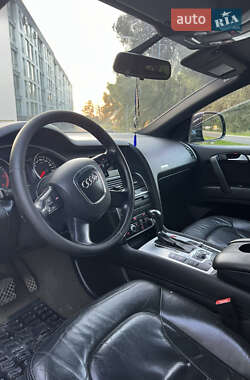 Внедорожник / Кроссовер Audi Q7 2006 в 