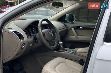 Внедорожник / Кроссовер Audi Q7 2012 в 