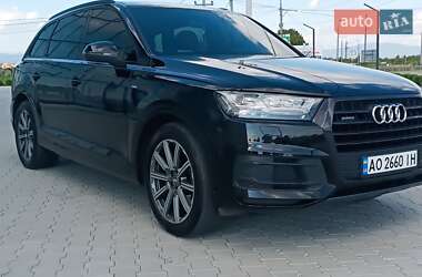 Внедорожник / Кроссовер Audi Q7 2017 в 