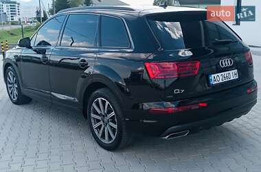 Внедорожник / Кроссовер Audi Q7 2017 в 