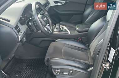 Внедорожник / Кроссовер Audi Q7 2017 в 