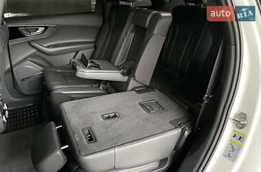 Внедорожник / Кроссовер Audi Q7 2017 в 
