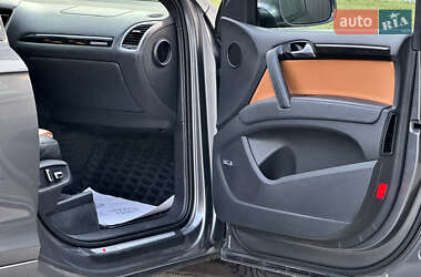 Внедорожник / Кроссовер Audi Q7 2013 в 