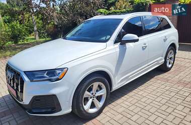 Внедорожник / Кроссовер Audi Q7 2022 в 
