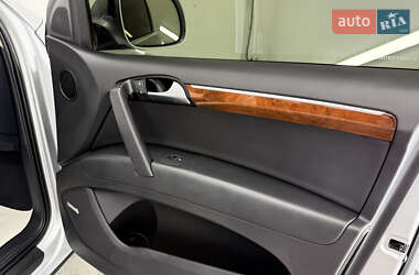 Внедорожник / Кроссовер Audi Q7 2013 в 