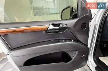 Внедорожник / Кроссовер Audi Q7 2013 в 
