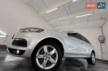 Внедорожник / Кроссовер Audi Q7 2013 в 