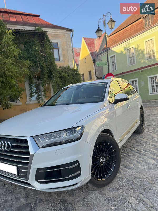 Внедорожник / Кроссовер Audi Q7 2018 в Каменец-Подольском