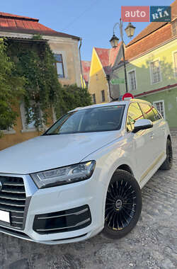 Внедорожник / Кроссовер Audi Q7 2018 в 