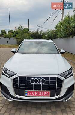 Внедорожник / Кроссовер Audi Q7 2020 в 