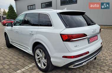 Внедорожник / Кроссовер Audi Q7 2020 в 