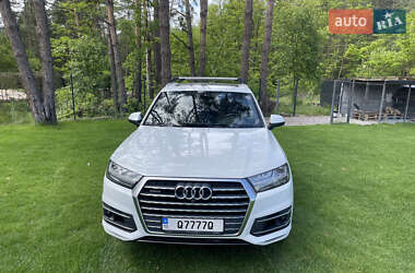 Внедорожник / Кроссовер Audi Q7 2017 в 
