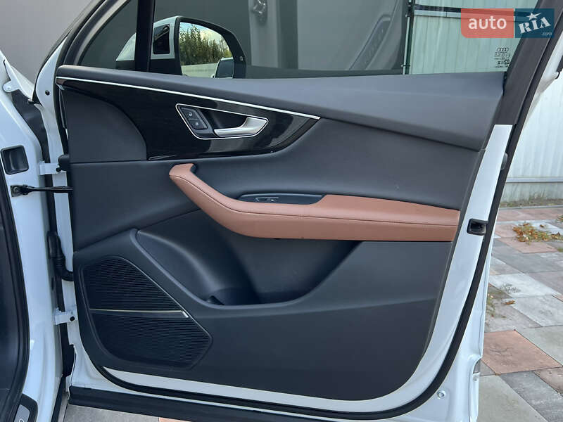 Позашляховик / Кросовер Audi Q7 2023 в Києві фото 18 Позашляховик / Кросовер Audi Q7 2023 в Києві