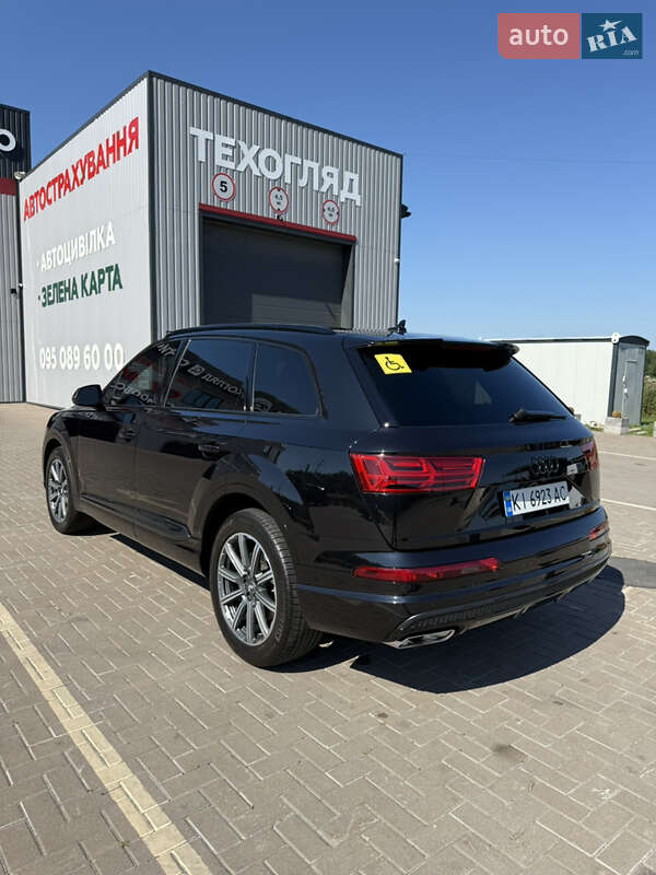 Позашляховик / Кросовер Audi Q7 2016 в Ірпені