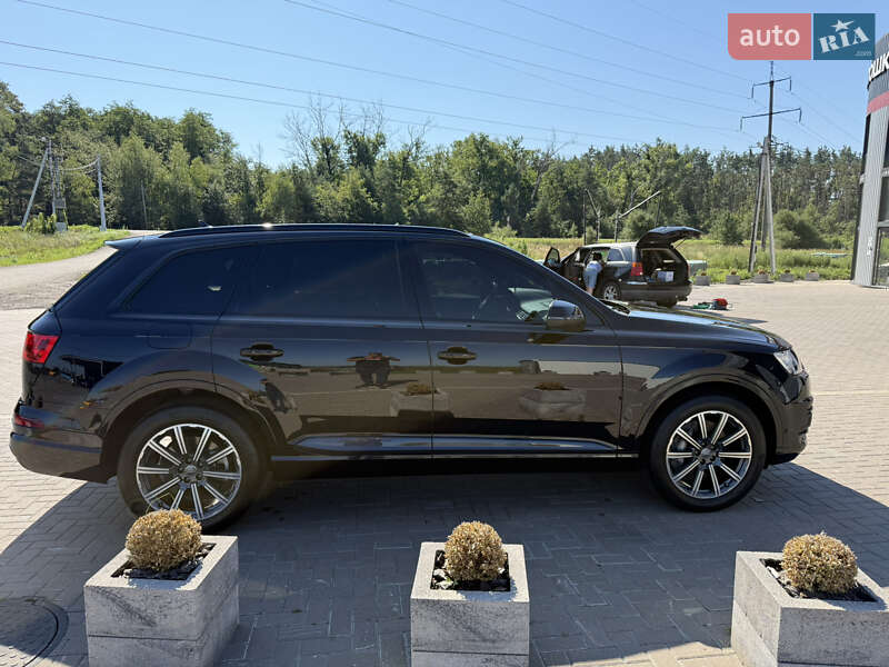 Позашляховик / Кросовер Audi Q7 2016 в Ірпені