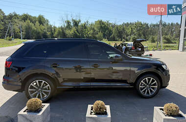 Внедорожник / Кроссовер Audi Q7 2016 в 
