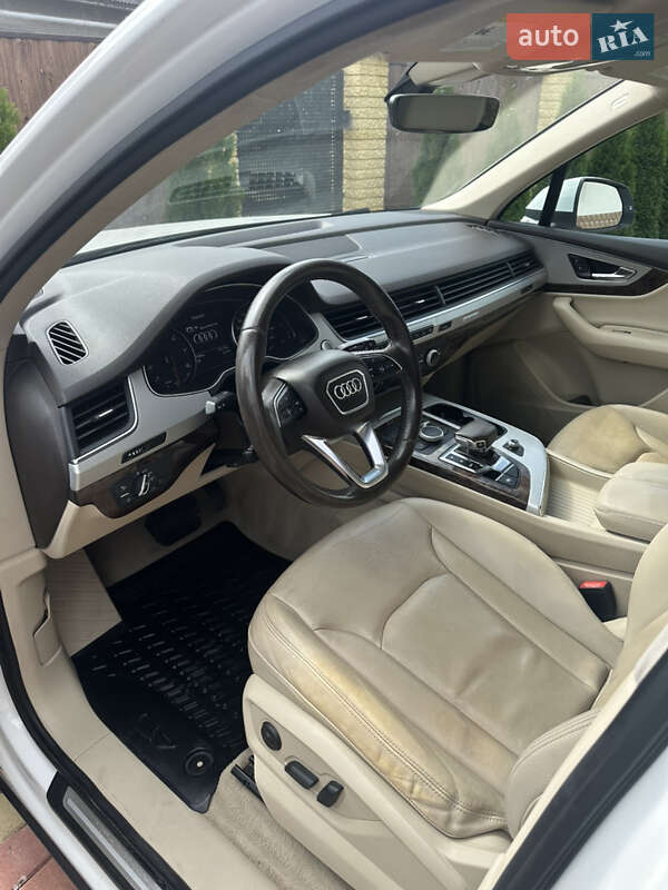 Внедорожник / Кроссовер Audi Q7 2017 в Калуше