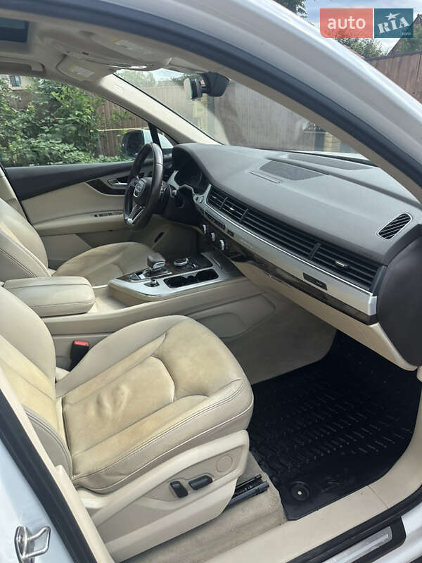 Внедорожник / Кроссовер Audi Q7 2017 в Калуше