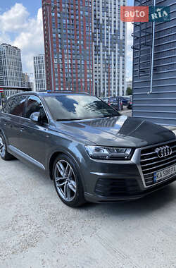 Позашляховик / Кросовер Audi Q7 2015 в Києві
